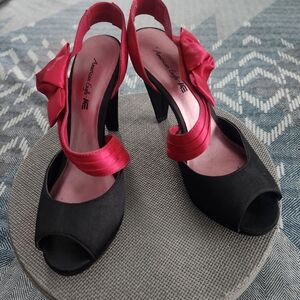 American Eagle Outfitters Black and Hot Pink Satin Bow Slingback Heels